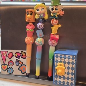 Disney Doorables Academy Alice In Wonderland Mad Hatter Beaded Pens Set